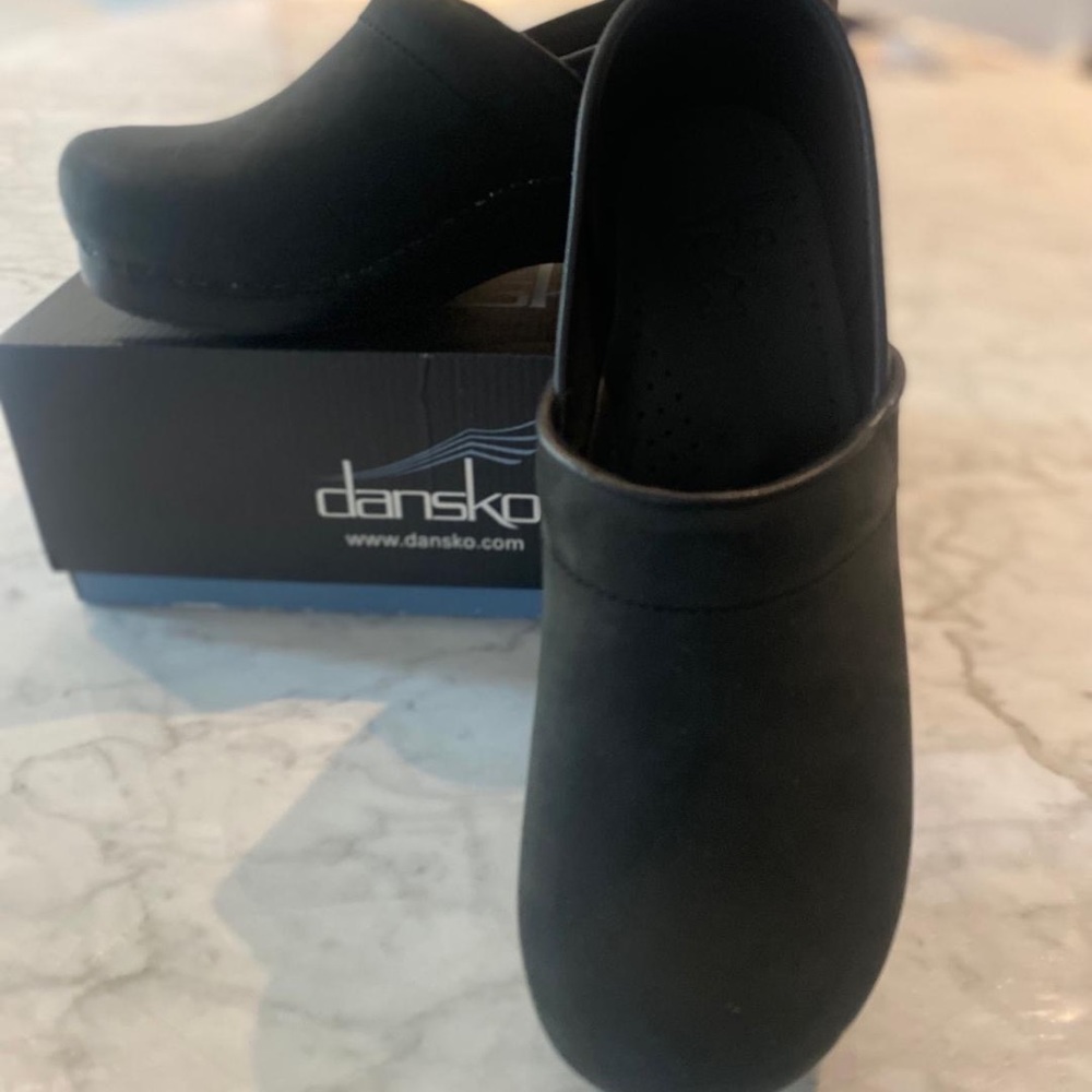 DANSKO Professional Black Oiled Clogs -NEW Size 41 Men's Shoe Size 8 BNIB